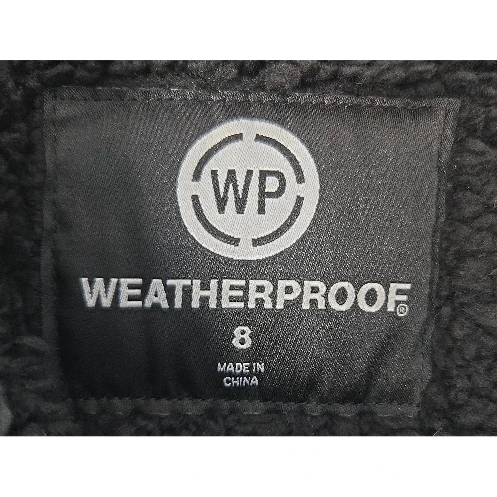 Weatherproof Boys Fleece & Sharpa Jacket‎ Size 8 Has Snap Closure.